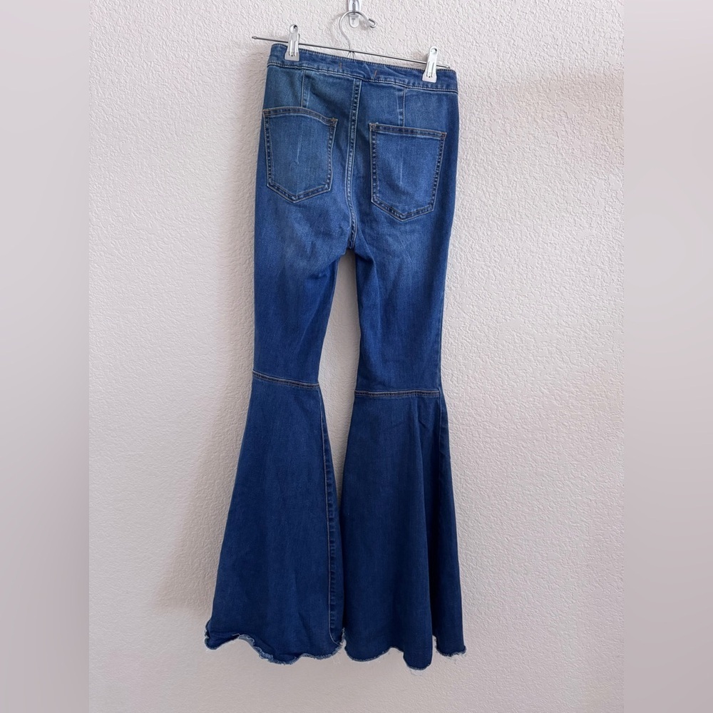 Free People Women's Blue Wide Flared Jeans Boho Frayed Hem Size 25 - Picture 4 of 11